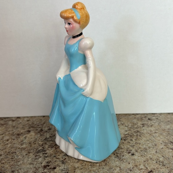 Vintage Disney Cinderella Figurine - Picture 2 of 9